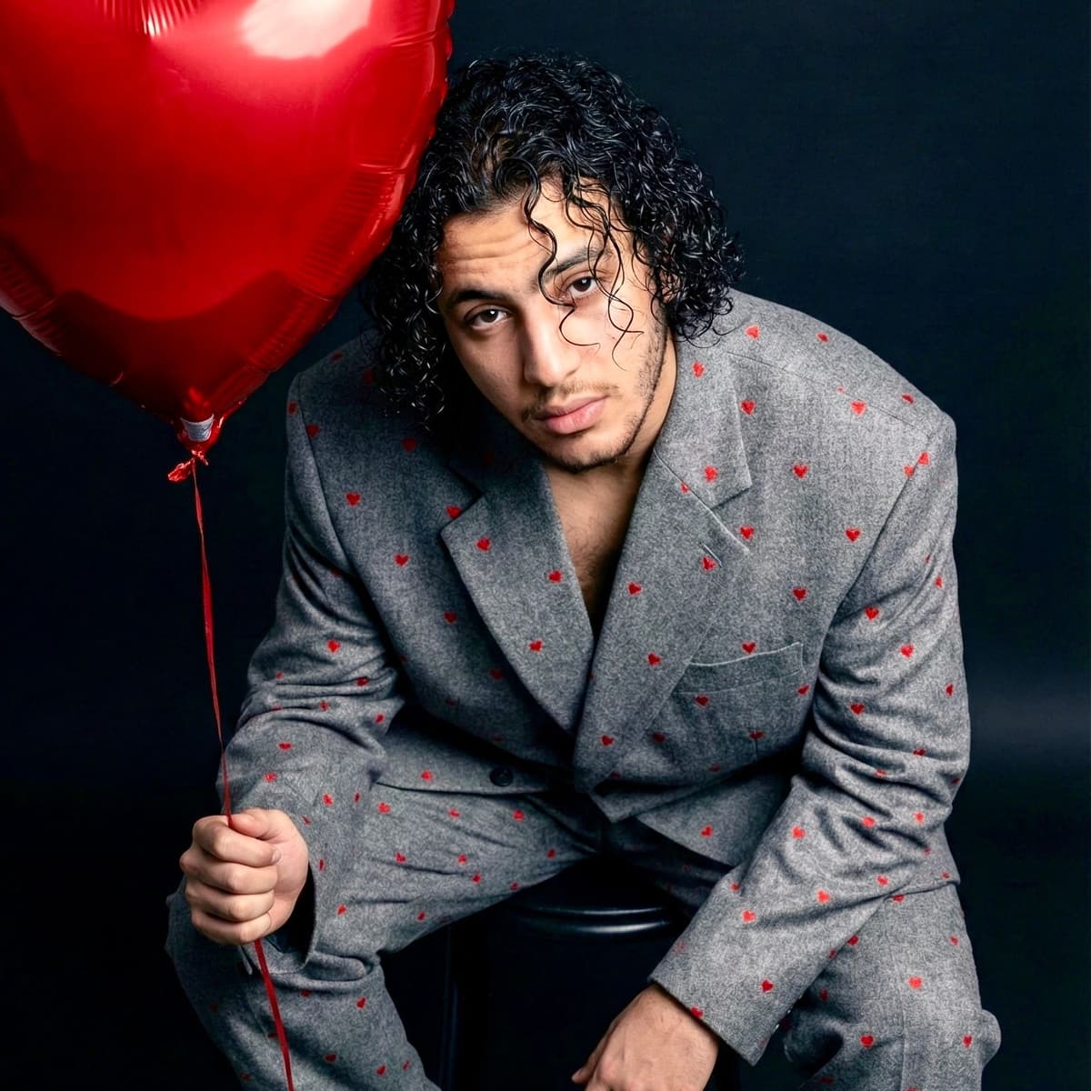 Valentines Baloon Portrait Prompt — Portrait AI art prompt example for Gemini and Stable Diffusion