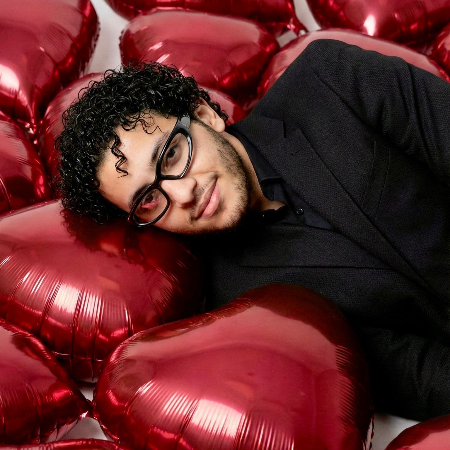 Valentines Baloons Selfie Prompt — Portrait AI art prompt example for Midjourney and Stable Diffusion