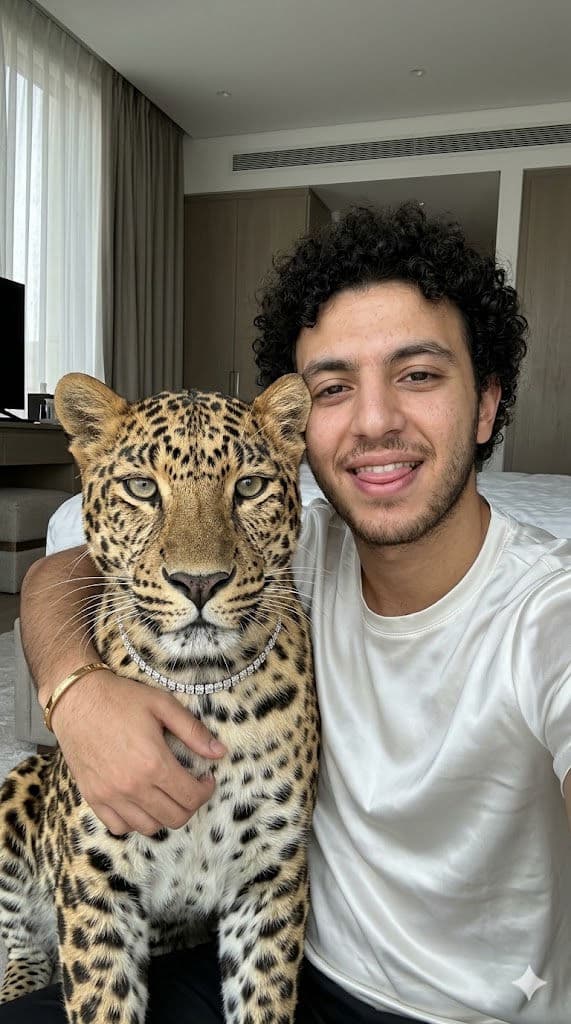 Free Prompt for Ultra-Realistic Leopard Selfie in Modern Bedroom 🐆📱 — Portrait AI art prompt example for Gemini and Stable Diffusion