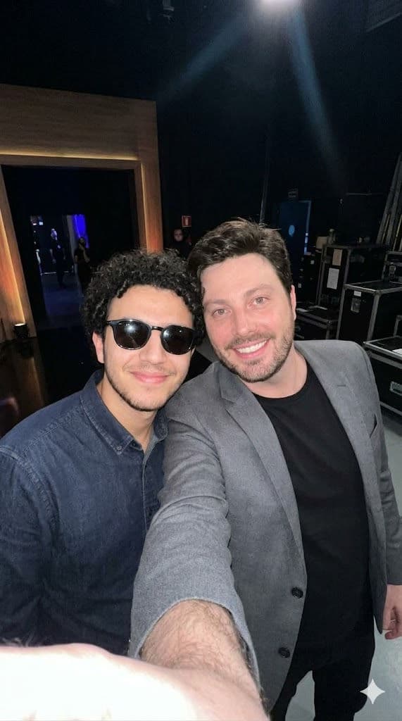 Backstage Selfie with Danilo Gentili in TV Studio 📸 — Portrait AI art prompt example for Gemini and Stable Diffusion