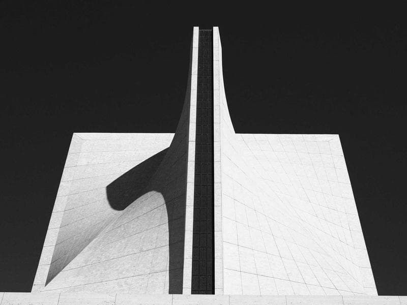 Professional Handshake — Business AI art prompt example for Midjourney and Stable Diffusion